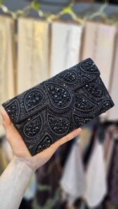 pochette noir